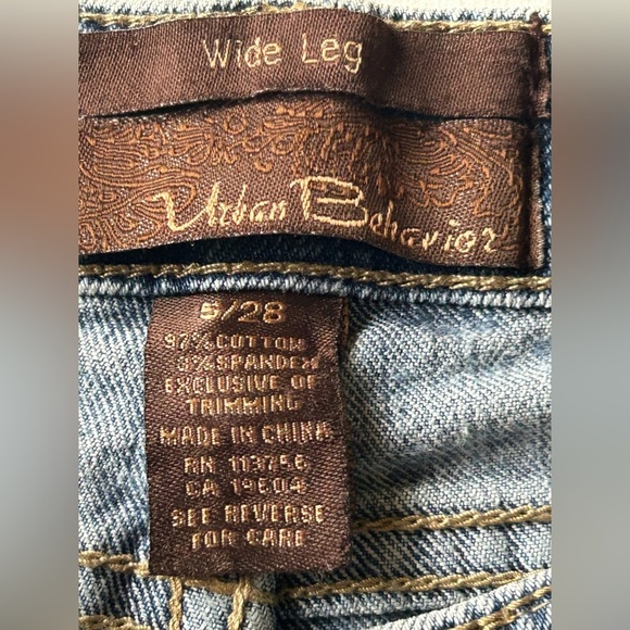 Urban Behavior Low Rise Wide Leg Jeans Light Wash Size 28 - Picture 4 of 4